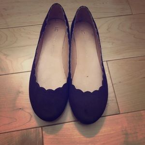 Maroon scalloped flats